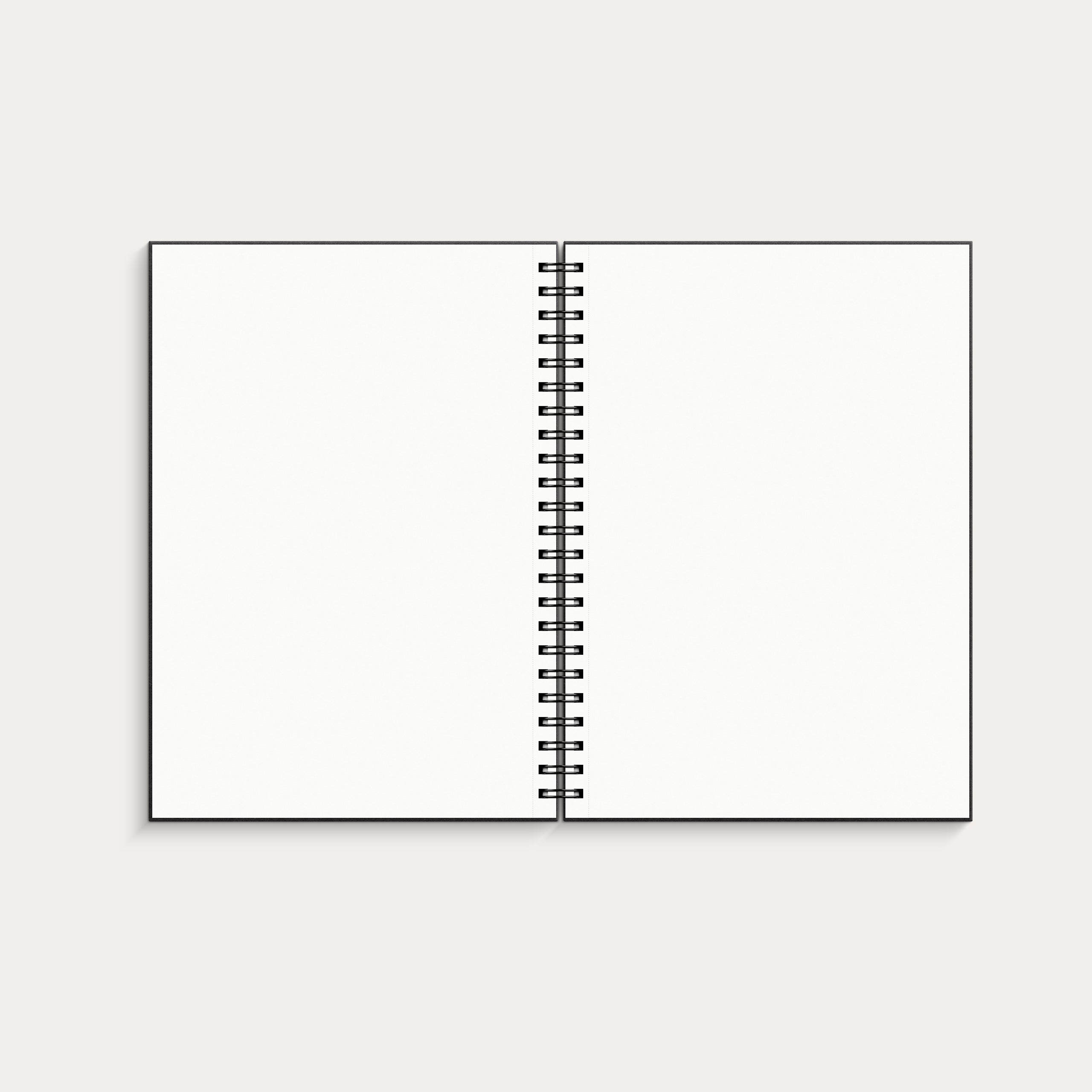 Skissebok A4 stående sort