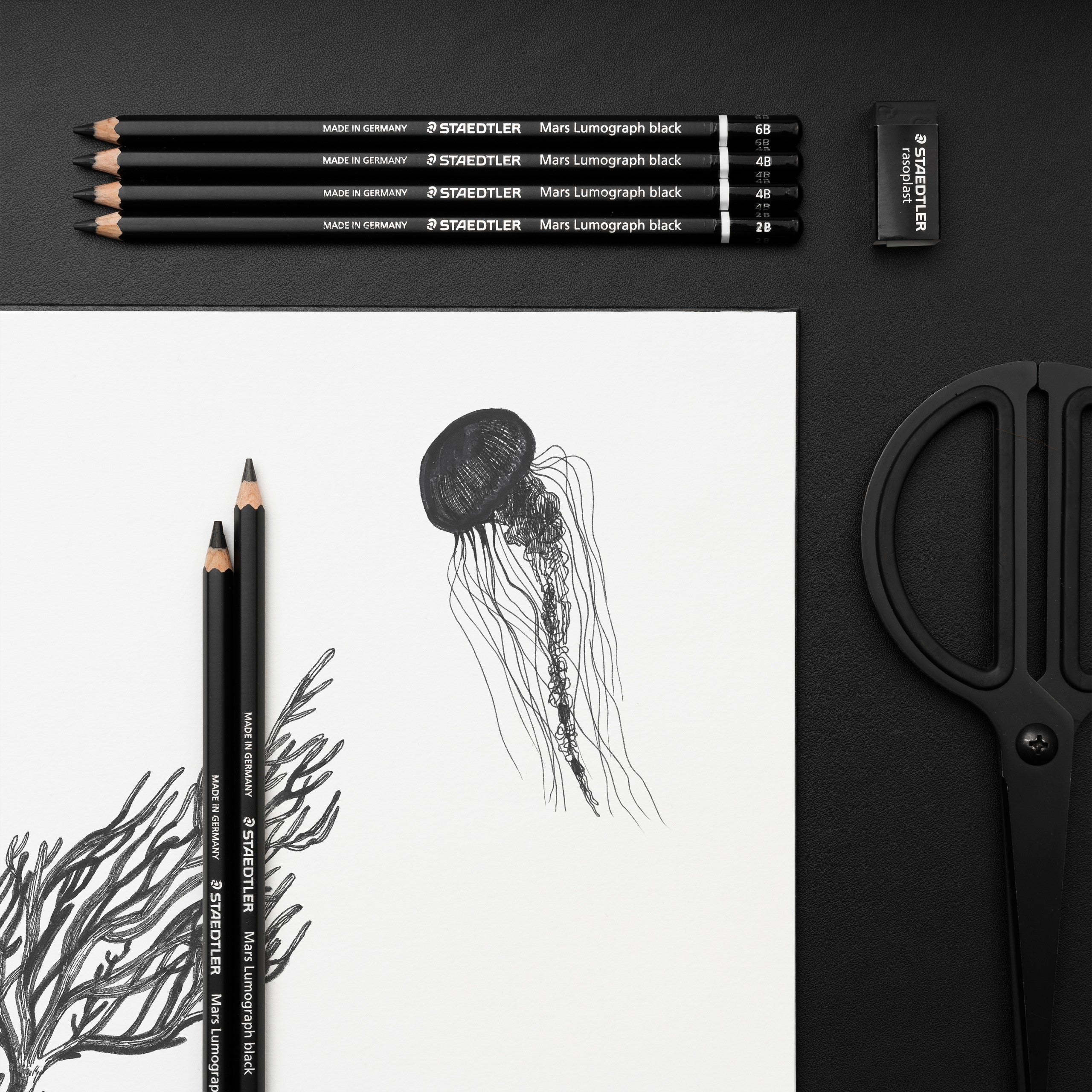 Skissebok A3 liggende sort