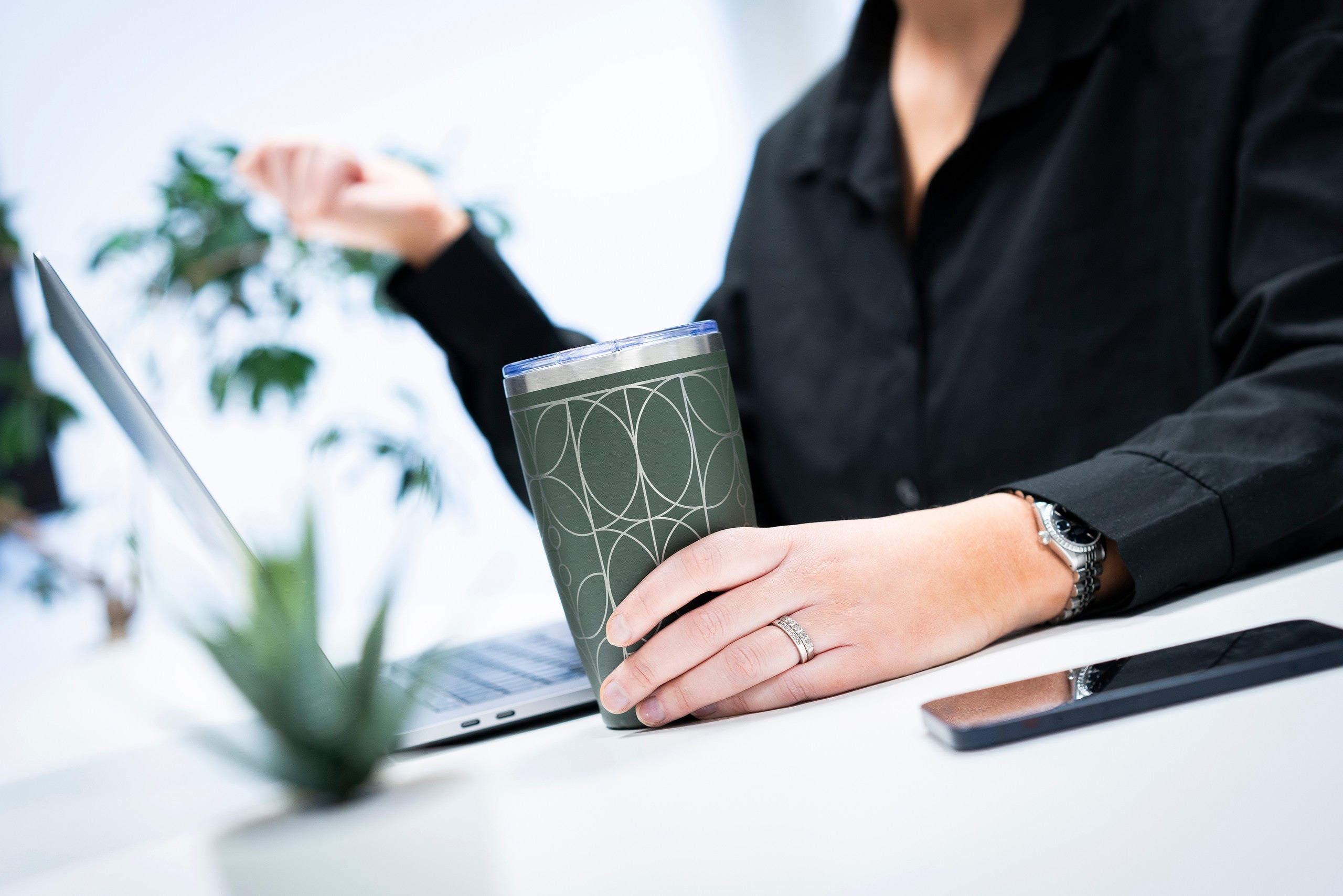 Termosmugg Art Deco – lifestyle